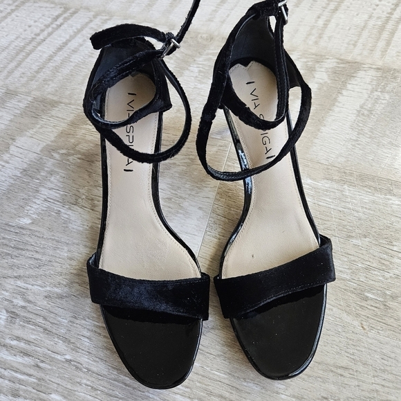 Via Spiga Vero Cuoio Leather Velvet Heel Sandals - Picture 3 of 16
